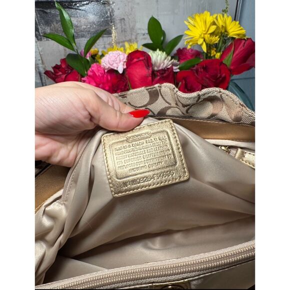 Vintage Coach Signature Canvas Tote Bag with Gold Leather Trim - Picture 4 of 9